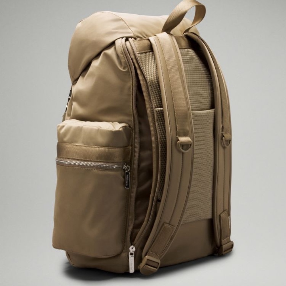 Lululemon wunderlust backpack - Picture 3 of 8